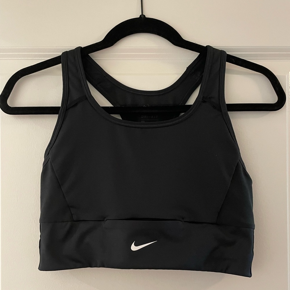 Nike Women's Swoosh Pocket Sports Bra